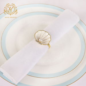 Haute qualité strass brillant <span class=keywords><strong>or</strong></span> boucles <span class=keywords><strong>de</strong></span> serviette lumière luxe coquille <span class=keywords><strong>perle</strong></span> ronds <span class=keywords><strong>de</strong></span> serviette pour la fête <span class=keywords><strong>de</strong></span> mariage hôtel Table décor - Product Image 4
