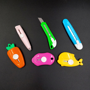 Cortador de papel pequeño y colorido, desempaquetador portátil para entregas rápidas, cuchillo para papel pintado de oficina y estudiantes, mini cortador de película plástica - Product Image 2