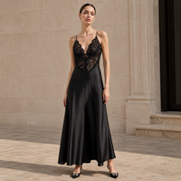 Robe longue noire personnalisée en dentelle pour femme, vêtements féminins, tenue de soirée en satin à fines bretelles et décolleté plongeant, fournisseur d'usine OEM ODM