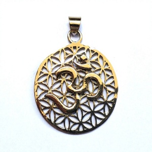 Colgante personalizado de 5 cm para mujer, de Color dorado, de latón, con símbolo de Yogo OM sándalo - Product Image 2