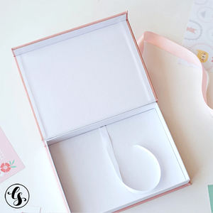 Hộp giấy cứng gấp gọn từ tính thời trang, bao bì mũ, trưng bày bán lẻ, cửa hàng thời trang, logo tùy chỉnh, ép nhũ nóng, sang trọng, cao cấp, bộ hộp - Product Image 4