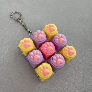 Porte-clés Clavier 9 Touches Anti-Stress Patte de Chat Colorée Mignonne pour Garçons et Filles – Jeu de Clavier à Bout des Doigts Anti-Stress - Product Image 6