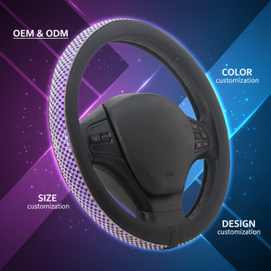 Housse de <span class=keywords><strong>volant</strong></span> en cuir scintillante à trois branches avec base antidérapante pour une sécurité et un style améliorés au <span class=keywords><strong>volant</strong></span> - Product Image 1