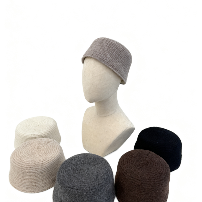Unisex European Style Wool Polyester Blend Knit Hats Autumn Winter Warm Close-Fitting Caps Multiple Colors Fashion Hat