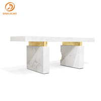 Bureau de direction de luxe en marbre brun, design italien moderne et élégant, nouvelle collection Daylight.