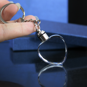Usine pas cher en gros cristal verre coeur porte-clés personnalisé 3D LOGO gravé au laser avec porte-clés lumière LED colorée - Product Image 1