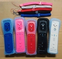 Vente en gros Manette de jeu et télécommande sans fil 2-en-1 pour WII avec moteur vibrant et bouton turbo