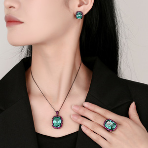 Conjunto de Collar y Pendientes de Cobre Ecológico con Circonita Cúbica Verde Esmeralda de 15*20MM, Diseño de Nido de Pájaro, para una Elegancia Atemporal - Product Image 6