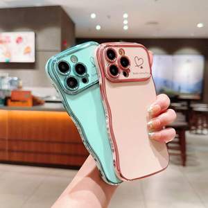Per le donne ragazze graziosa cornice a onde a forma di <span class=keywords><strong>cuore</strong></span> con amore alzata della macchina fotografica di lusso placcatura custodia per <span class=keywords><strong>iPhone</strong></span> 14 15 16 17 <span class=keywords><strong>viola</strong></span> scuro - Product Image 5
