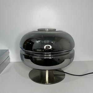 PM Modern Metal Masa Lambası, Füme Renkli Okuma Masası Lambası, Yuvarlak Cam Abajur, Otel Odaları, Aile Yemek Masaları, Ofisler için - Product Image 2