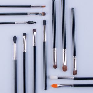 Poignée noire brillante 12 pièces virole en cuivre de haute qualité poils d'animaux naturels visage brosse à cils peigne à sourcils ensemble de pinceaux de maquillage des yeux - Product Image 5