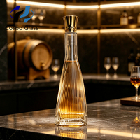 Fabricant professionnel de bouteilles à spiritueux transparentes de luxe, fourniture en gros, emballage personnalisé, bouteille en verre transparent vide pour spiritueux