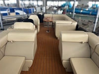 Kapal Pesiar Ponton Aluminium Mewah Kustom 2025 untuk Hiburan Keluarga, Mesin Luar, Rekreasi Berlayar, 8-10 Orang