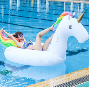 Bouée gonflable licorne arc-en-ciel Cloud Rider, flotteur de piscine en PVC, tube de natation gonflable - Product Image 2