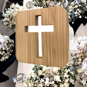 Plaque rectangulaire en bois, croix, autoportante, figurine gravée faite à la main - Product Image 4