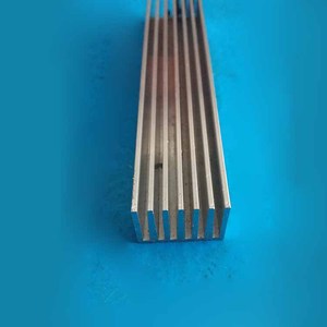 Perfil de disipador de calor de aluminio 6063A plateado para iluminación y disipación de calor en electrónica - Product Image 2