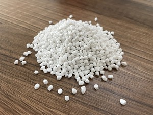 Machine à filer haute vitesse HP Vietnam pour granulés de masterbatch de remplissage PP 3x3mm, qualité moulage par soufflage pour le traitement des plastiques - Product Image 5