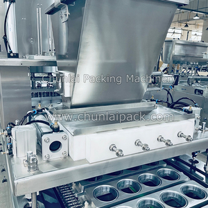 Machine automatique de remplissage et de bouchage de dômes pour glaçons avec moteur, 4 coupes par cycle, application pour boissons - Product Image 5