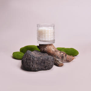 Vela de Masaje de Cera de Soja Artesanal Personalizada ZYEN GM-060, de Lujo, Única, con Tiempo de Quemado de 20 a 40 Horas, MOQ Bajo, en Frasco de Cerámica y Madera - Product Image 4