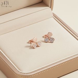 Pendientes de Trébol de Tres Hojas con Diseño Moderno y Elegante, en Oro Rosa Sólido de 18K con Diamantes Naturales Reales - Product Image 4