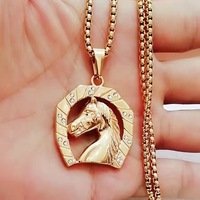 Pendentif animal plaqué or, bijoux tendance, pendentif tête de cheval en forme de U, collier en acier inoxydable pour femmes et hommes