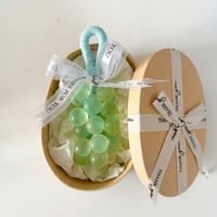 Savon Solide Artisanal en Cristal en Forme de Grappe de Raisin avec Boîte Cadeau et Design Faux Grappe de Raisin pour Femme – Idéal pour le DIY