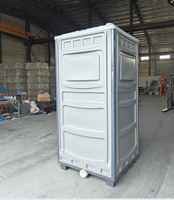 Toilettes portables modernes en HDPE, sanitaires mobiles préfabriqués avec lavabo pour usage scolaire ou en cas d'urgence