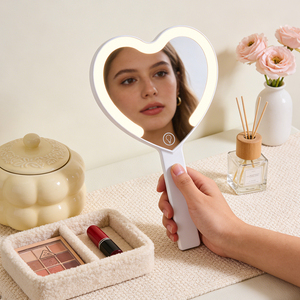 מראות לב ניידות בגדלים שונים בהתאמה אישית, סיטונאי, מראות לב קומפקטיות עם תאורת לד, מראה ידנית ניידת ליום האהבה - Product Image 3