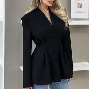 Blazer Elegante da Città OEM, Giacca da Ufficio Nera su Misura <span class=keywords><strong>con</strong></span> Scollo a V, Slim Fit <span class=keywords><strong>con</strong></span> <span class=keywords><strong>Cintura</strong></span> <span class=keywords><strong>in</strong></span> <span class=keywords><strong>Vita</strong></span>, Completo Chic da Lavoro - Product Image 2