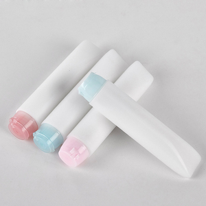 Botella vacía exprimible para envasado de cosméticos, lociones, cremas de manos, limpiadores faciales, con acabado mate. - Product Image 5