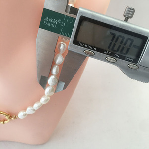 <span class=keywords><strong>Collana</strong></span> Girocollo <span class=keywords><strong>di</strong></span> <span class=keywords><strong>Perle</strong></span> Barocche da 45 cm, <span class=keywords><strong>Perle</strong></span> d'Acqua Dolce 100% Grado AA, Larghezza 6,3-7,3 MM, Chiusura in Acciaio Inossidabile Placcato Oro 18K - Product Image 5