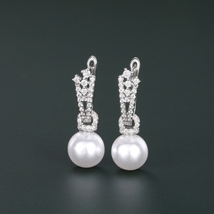 Orecchini a Clip Effetto Perla Vintage per Donne, Eleganti Gioielli per Orecchie in Stile Francese alla Moda - Product Image 2