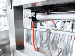 Machine de remplissage et de bouchage automatique ZLD-6A pour sachets anti-goutte avec bouchons à vis - Product Image 5