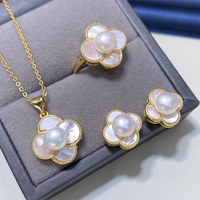 Ensemble de bijoux de perles d'eau douce en forme de bouton fait à la main pour femmes, bague et collier