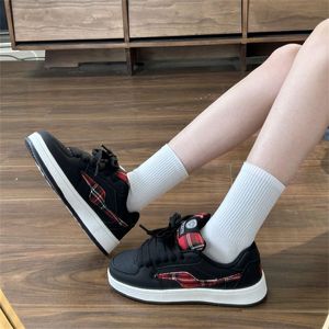 Zapatillas Lightning - Calzado Casual para Hombre y Mujer, Estilo de Edición Limitada, Perfectas para Parejas, Zapatos de Plataforma Retro Modernos - Product Image 6