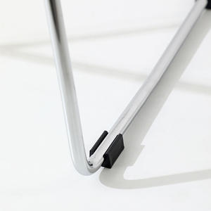 Taburete de Bar de Madera Natural con Estructura Cromada, Estable, para Uso Comercial - Product Image 3