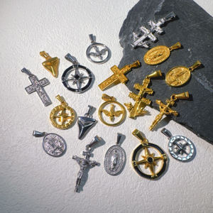 Liontin kustom tangan Caduceus Hamsa perhiasan gratis Tarnish liontin pria St Christopher Da Vinci kompas berlapis emas 18k untuk pria - Product Image 2