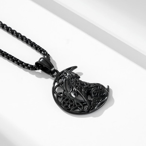 Collar de moda retro personalizado y único, estilo punk vikingo con lobo lunar dominante, superventas transfronterizo - Product Image 4