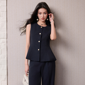 <span class=keywords><strong>Gilet</strong></span> blanc de haute qualité, <span class=keywords><strong>gilet</strong></span> féminin, style royal, sœur aînée, tempérament de déesse, fan, nouveau modèle sans manches 2026. - Product Image 2