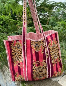 Sac de transport matelassé en coton léger, imprimé à la main, sac à bandoulière pour le quotidien et les voyages - Product Image 3