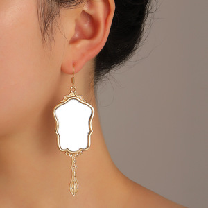 Collar con Marco de Fotos de Espejo Mágico de Barbie Premium, Estilo Dopamina, Joyería Delicada para Mujer, Uso Diario, Regalos - Product Image 5