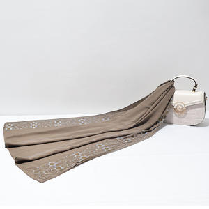 Foulard en Chiffon Luxueux pour Femme avec Strass, Motif <span class=keywords><strong>Hexagramme</strong></span> Floral, Style Ethnique Traditionnel, Classique Toutes Saisons - Product Image 3