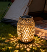 Lampes d'ambiance en rotin à énergie solaire utilisées pour décorer les pavillons, lanterne solaire tissée à la main, lampe en rotin solaire étanche