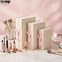 Boîte cadeau pliable magnétique biodégradable avec logo personnalisé, papier blanc gaufré et ruban satiné pour cosmétiques et Saint-Valentin