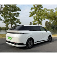 Xpeng X9 2024 610 Long Range Pro Van Automatique Électrique Neuf R19 Volant à Gauche 7 Places
