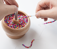 3 Aiguilles à perler en métal courbées à gros chas avec ressorts de blocage de perles, outil de fabrication de bijoux et de bracelets DIY, pour la broderie et le perlage, 0,6 mm