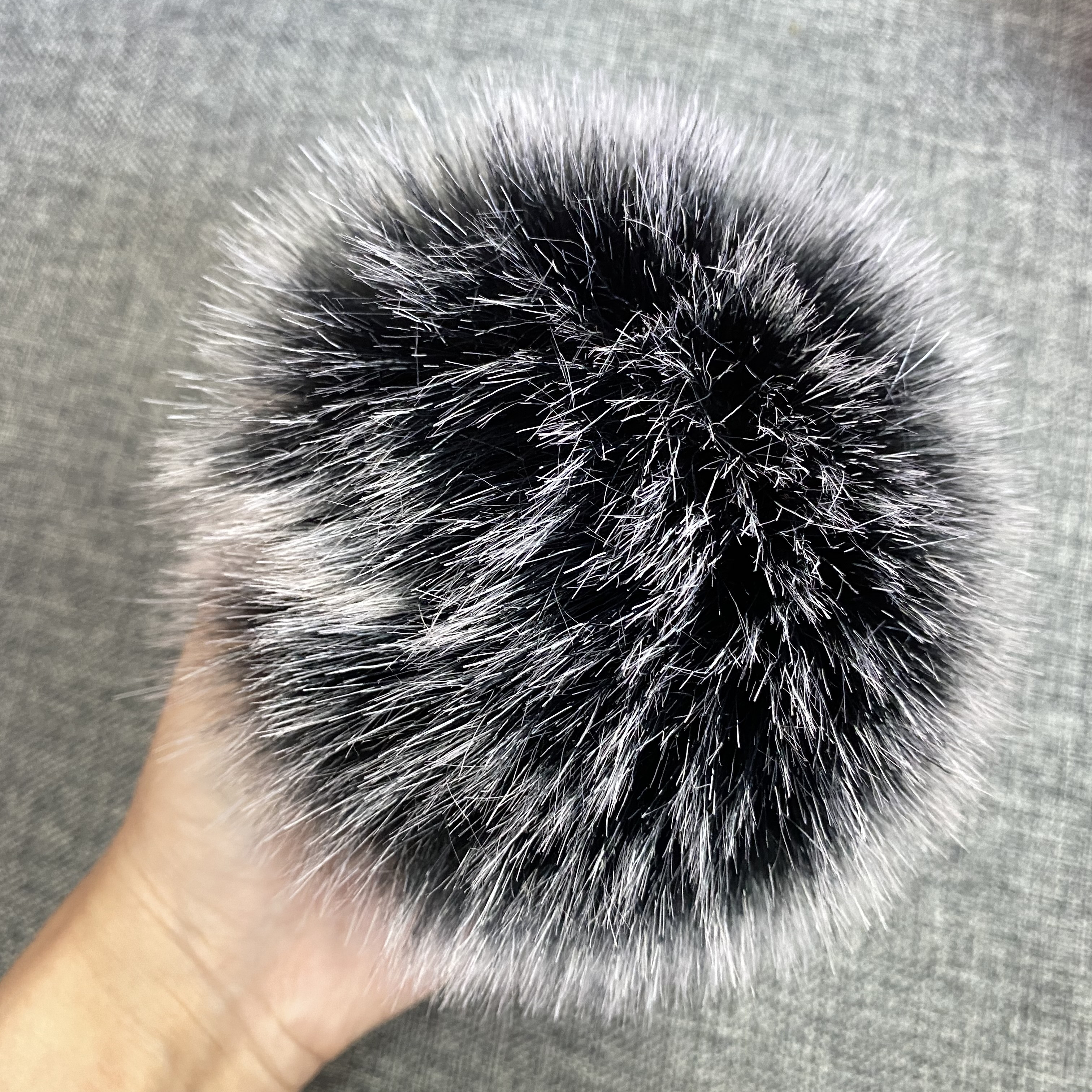 NO.40 Frost noir/noir avec des pointes blanches