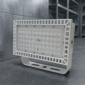 Reflector LED para Grúa PKLED de 200W, Antivibración, Clasificación IP66, Control Inteligente con Controlador Meanwell, Ángulo de Haz Ajustable, 31000lm, 5 Años de Garantía - Product Image 2