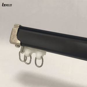 2025 nuevos diseños de riel de cortina de Metal de aleación de aluminio montado en el techo con <span class=keywords><strong>PVC</strong></span> silencioso - Product Image 3