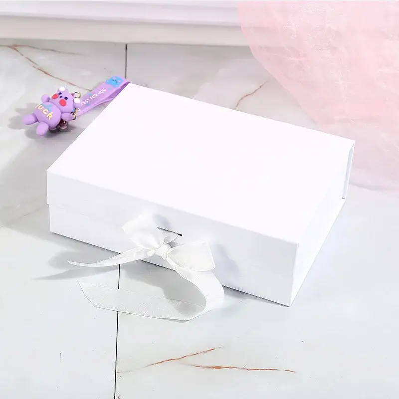 Caja de regalo de papel magnético blanco plegable cuadrada lisa al por mayor 2024